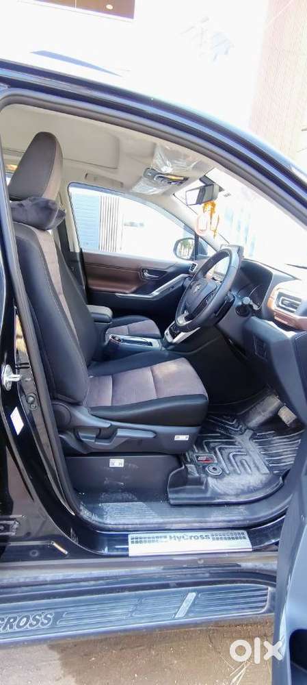 Toyota Innova Hycross 2.0 Vx (o) Hybrid 7 Str, 2025, Cng & Hybrids