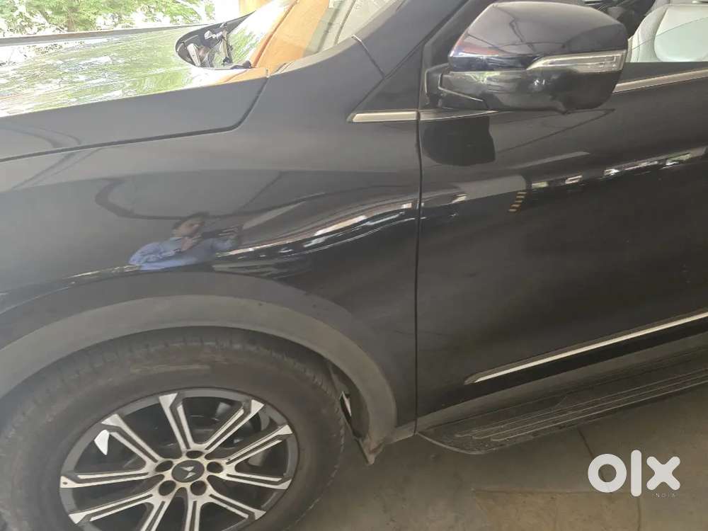 Mahindra Xuv700 2024 Petrol Well Maintained