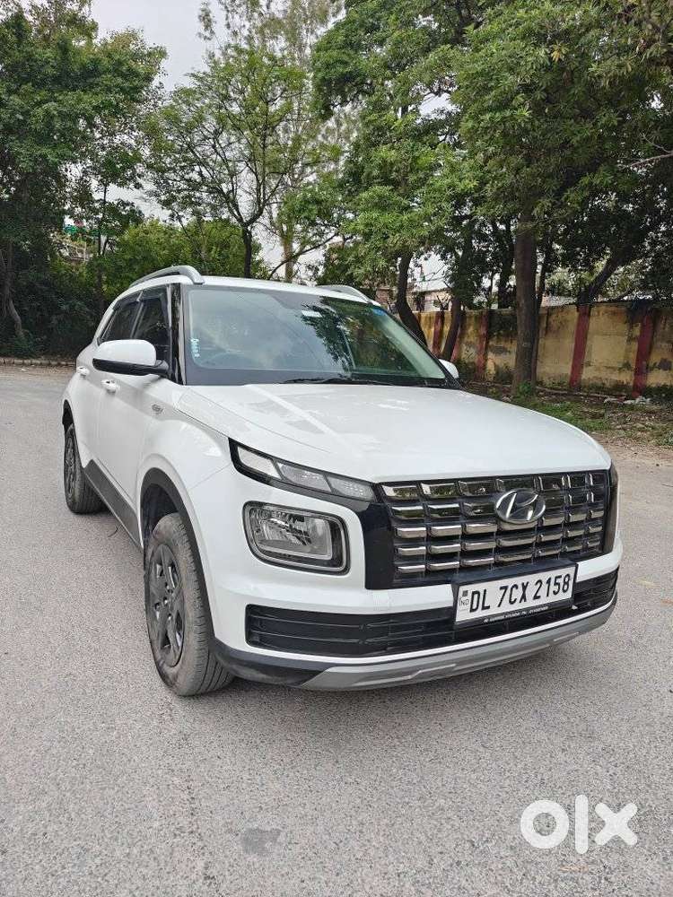 Hyundai Venue 1.2 S (o), 2024, Petrol