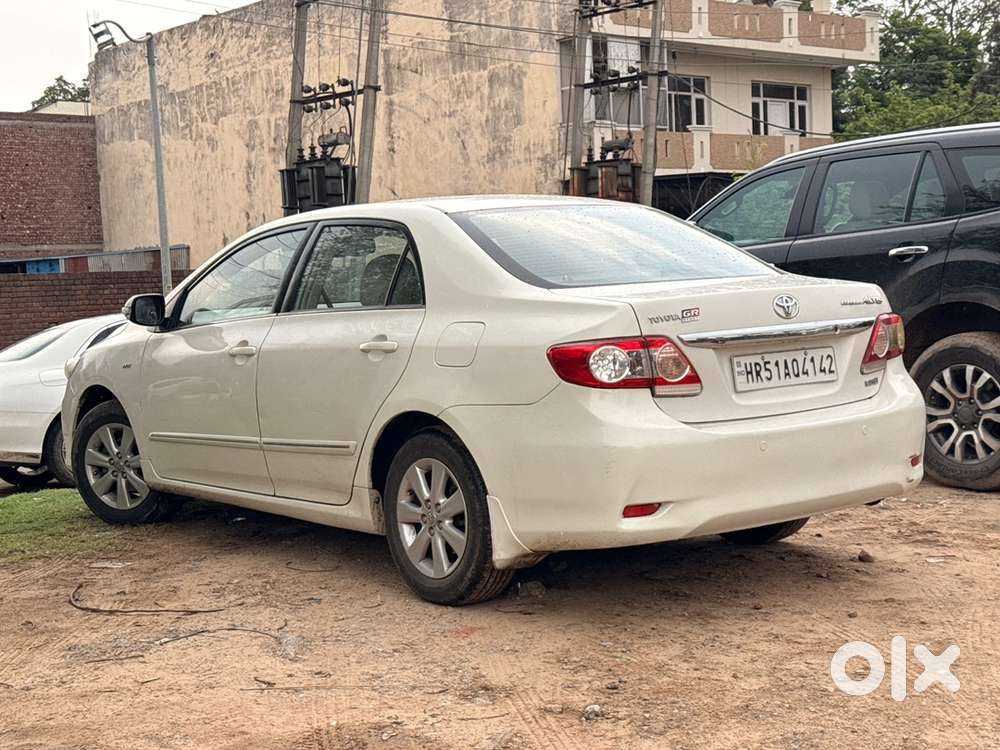 Toyota Corolla Altis 2013