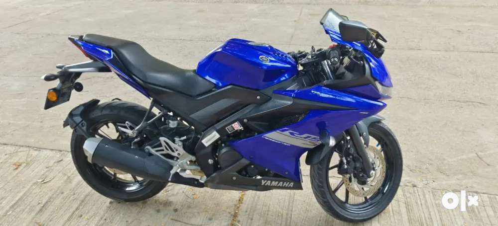 Yamaha r15 store blue colour