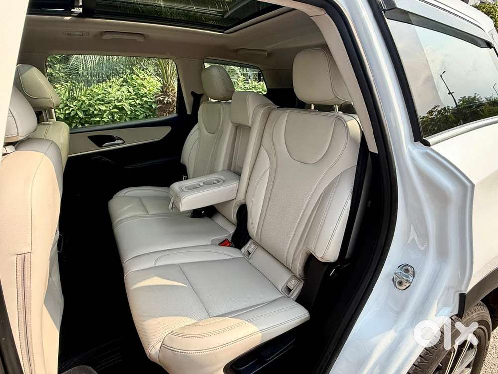 Mahindra Xuv700 2.2 Ax 7 Diesel At Str, 2023, Diesel