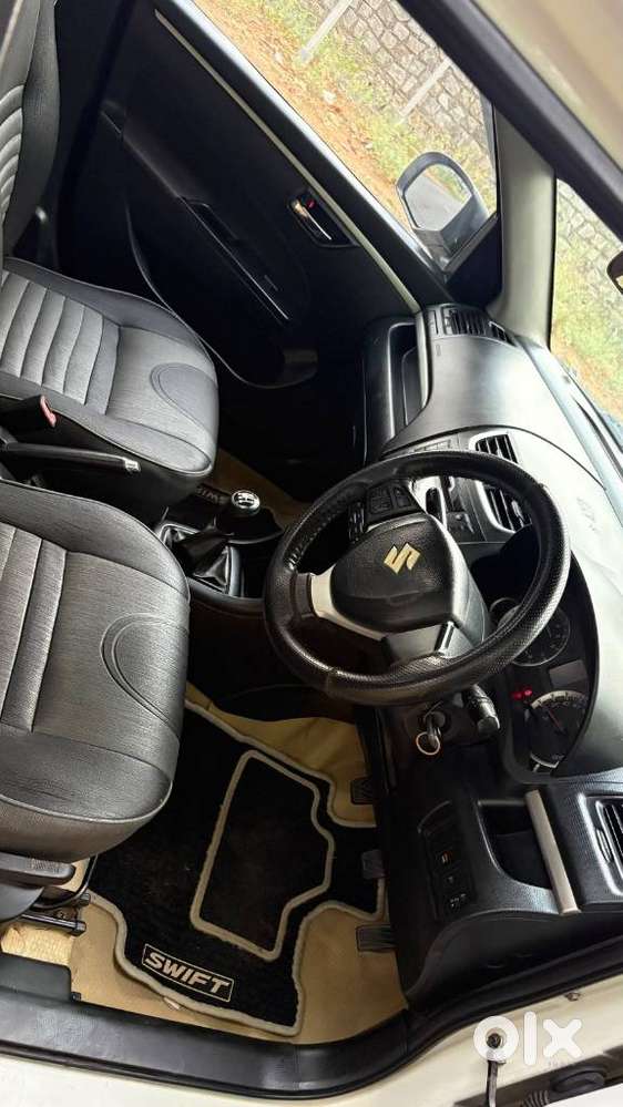 Maruti Suzuki Swift Zxi, 2012, Petrol