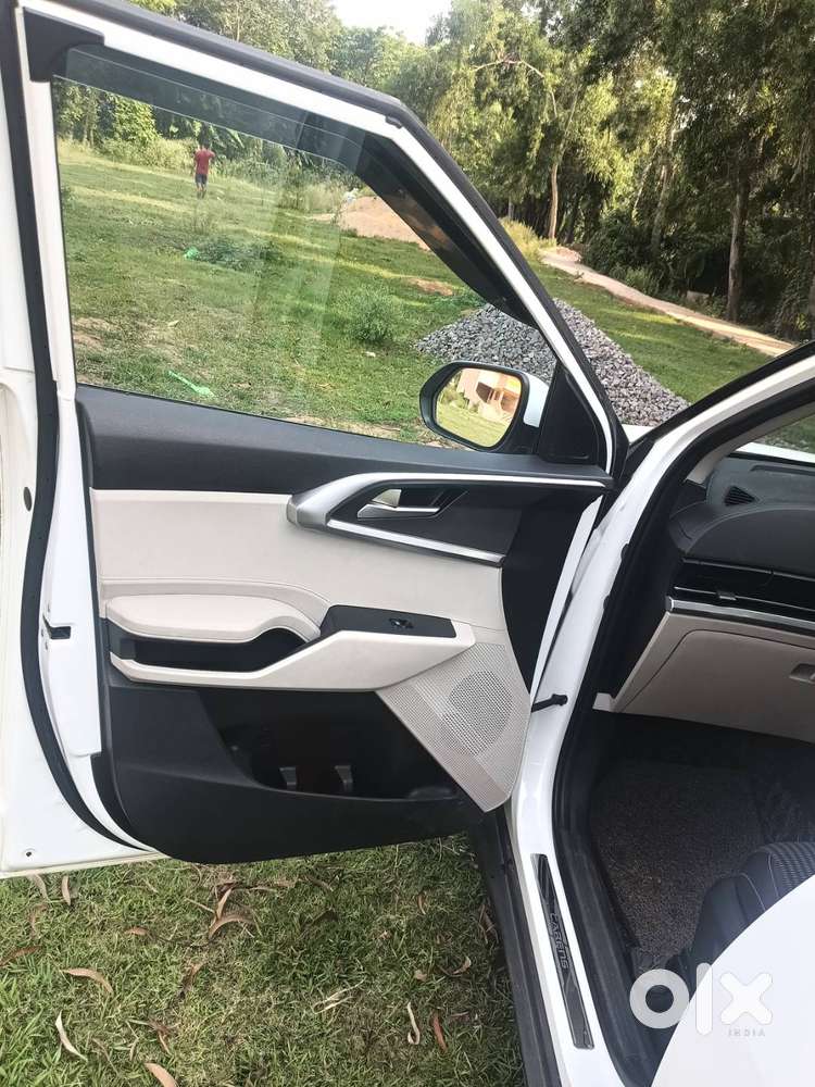 Kia, Carens, Prestige 7 Str,2 Years 3 Months