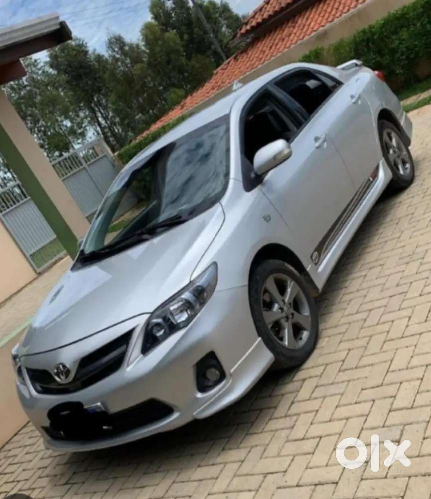 Toyota Corolla Altis 2011 Petrol Good Condition⁸