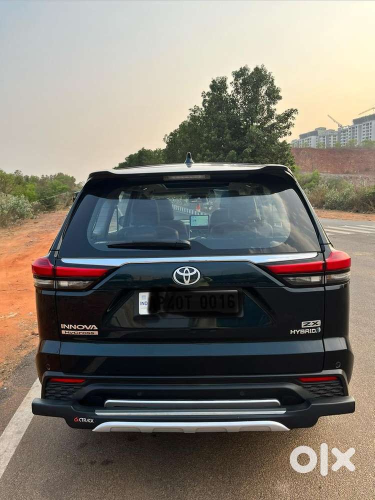Toyota Innovahycross Zx02023 Hybridexcellent Condition Genuine Buyers