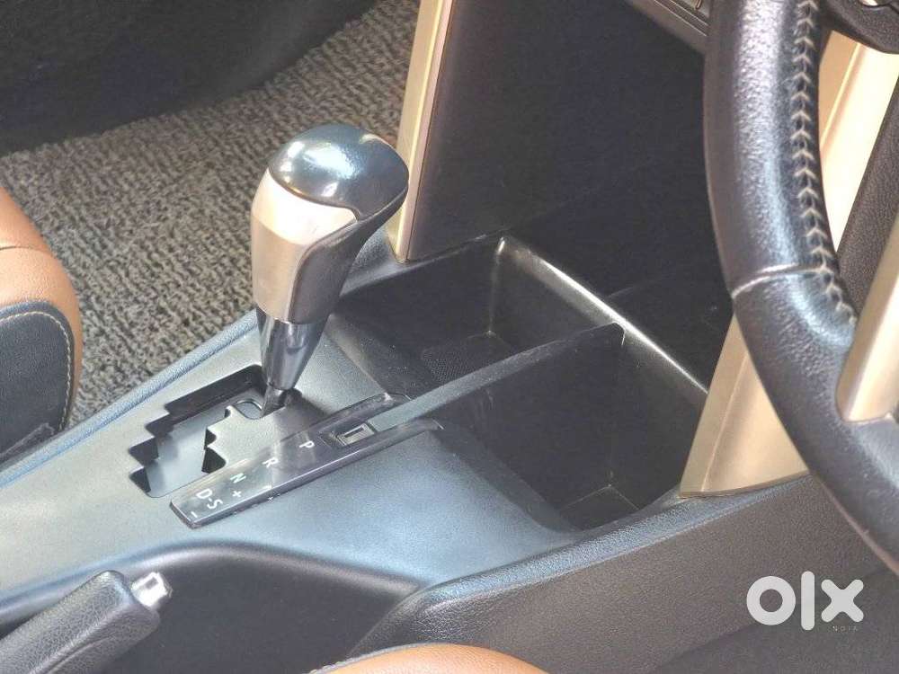Toyota Innova Crysta 2.8 Zx At 7 Seater, 2016, Diesel