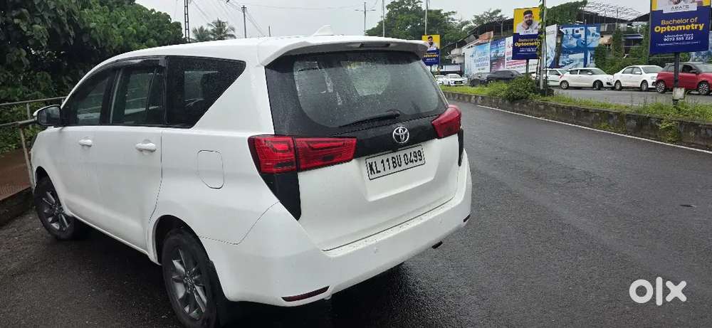 Toyota Innova Crysta 2016 Variant