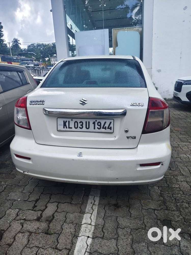 Maruti Suzuki Sx4 Vxi Bsiv, 2011, Petrol