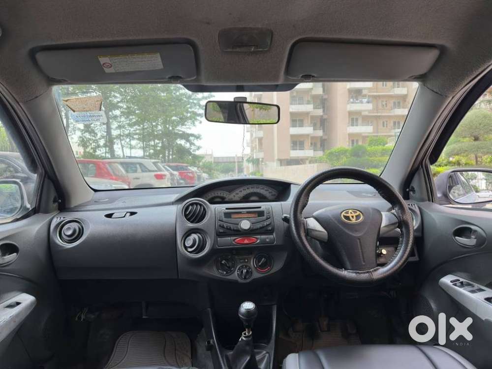 Toyota Etios V, 2012, Petrol