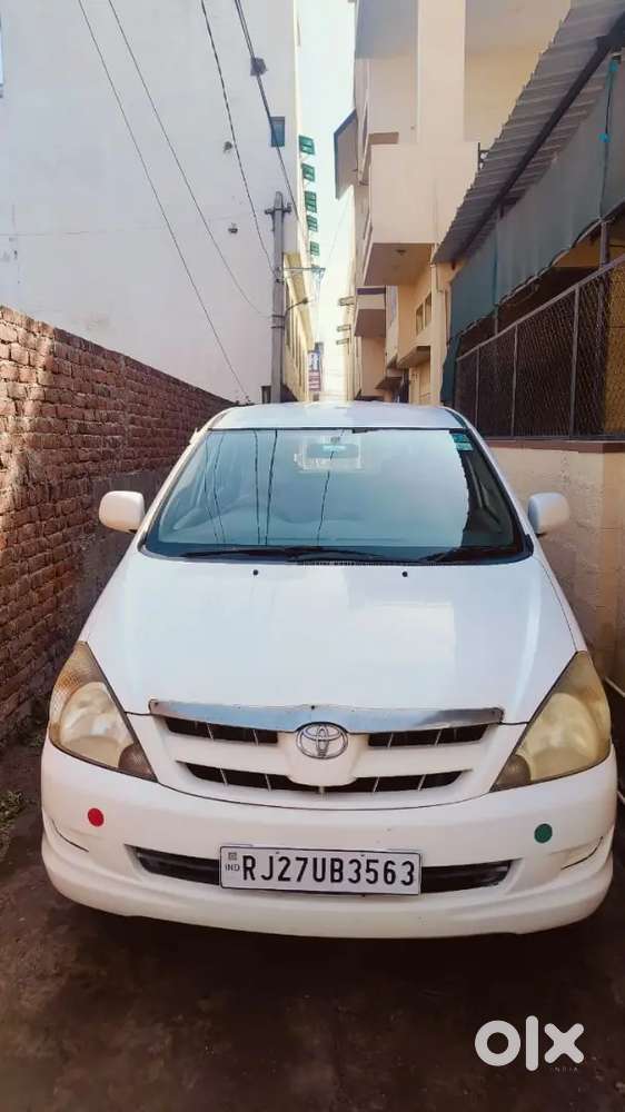 Toyata Innova