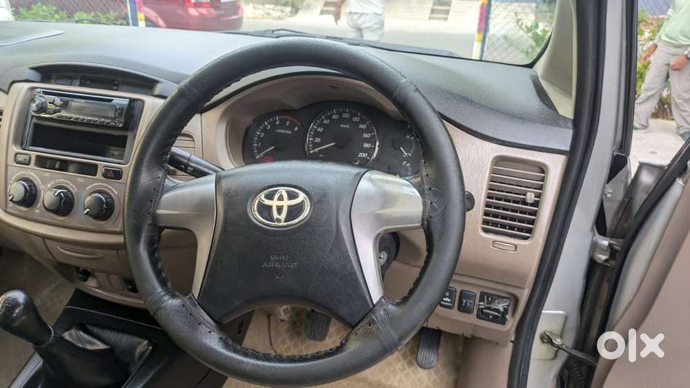 Toyota Innova 2.5 G (diesel) 8 Seater Bs Iv, 2015, Diesel