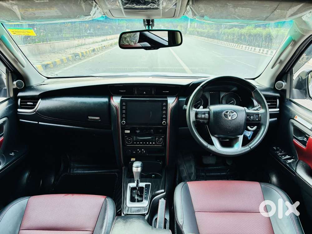 Toyota Fortuner Legender