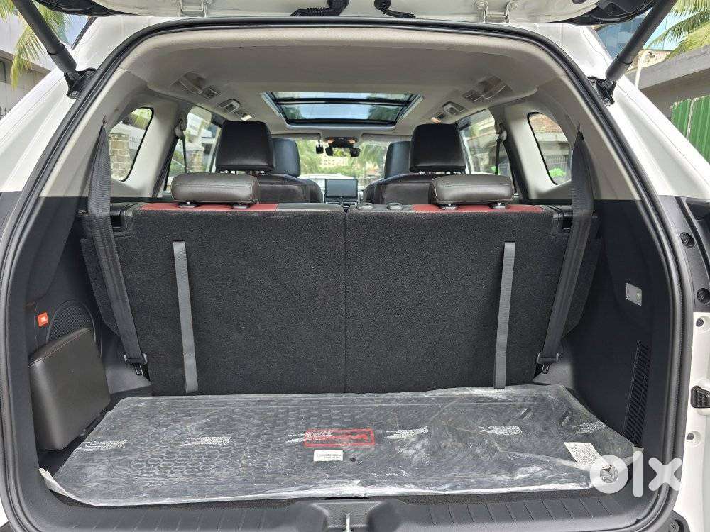 Toyota Innova Hycross 2.0 Zx (o) Hybrid 7 Str, 2025, Petrol