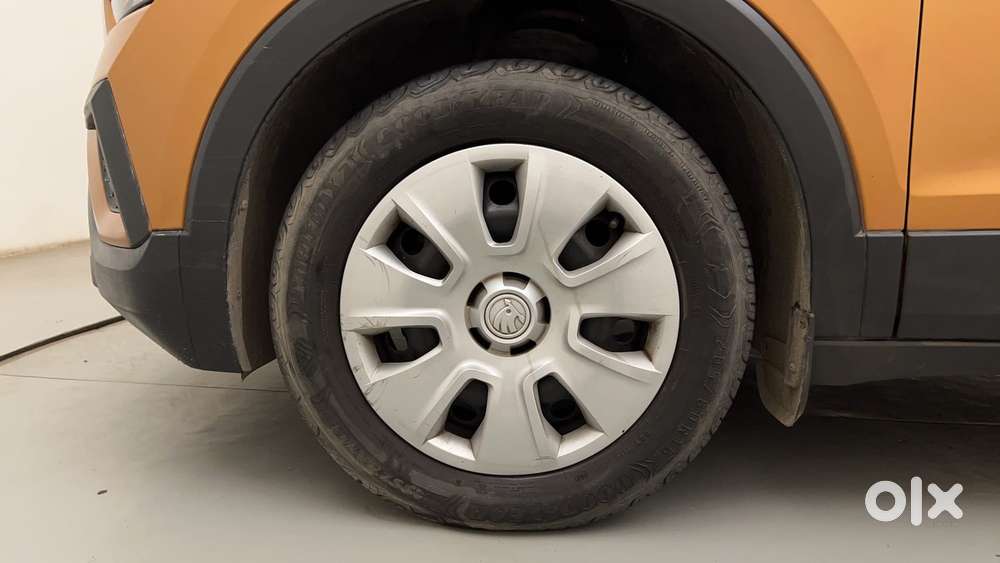 Skoda Kushaq Active 1.0 Tsi Mt, 2022, Petrol