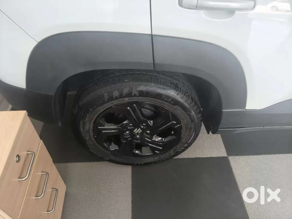 Maruti Suzuki Vitara Brezza 1.5 Zxi At, 2024, Petrol