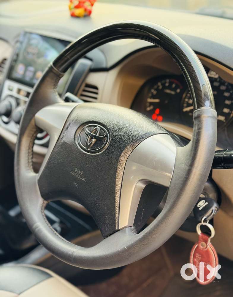 Toyota Innova 2.5 G (diesel) 8 Seater Bs Iv, 2015, Diesel