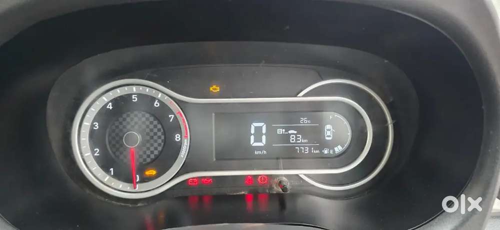 Hyundai Grand I10 Nios 
Sports Variant
Colour White/black
Cg 04 Passin