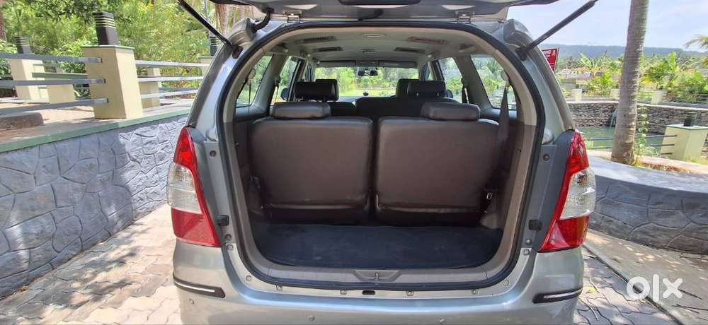 Innova Vx 8 Seater 2015 Mh Registration