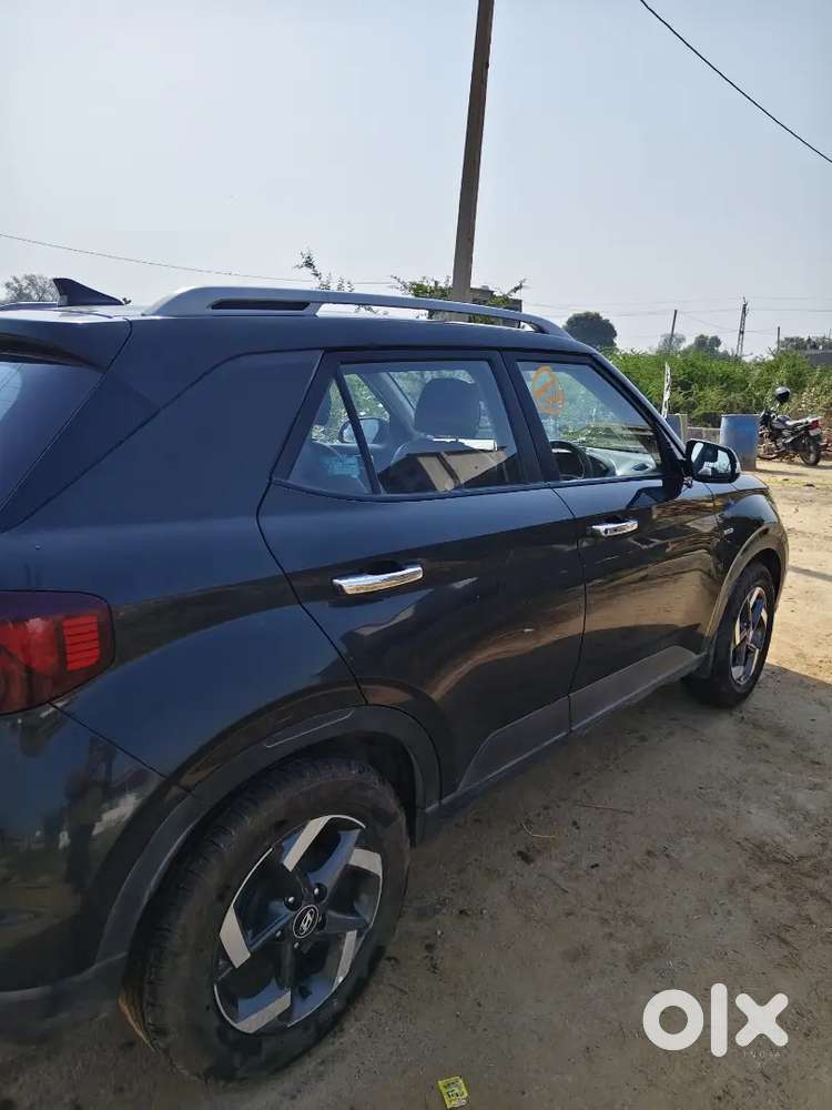 Hyundai Venue 2019 Petrol 62589 Km Driven