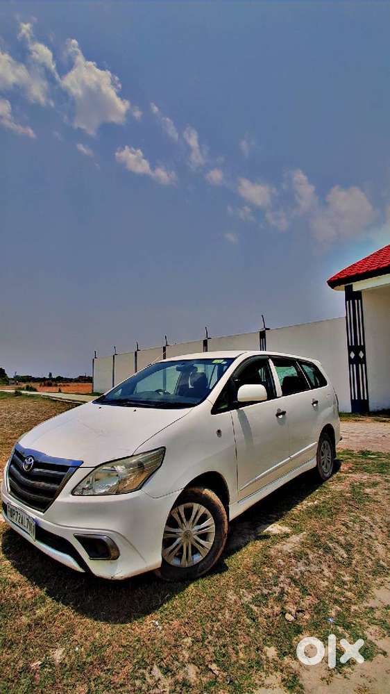 Toyota Innova Crysta 2016 Diesel Well Maintained