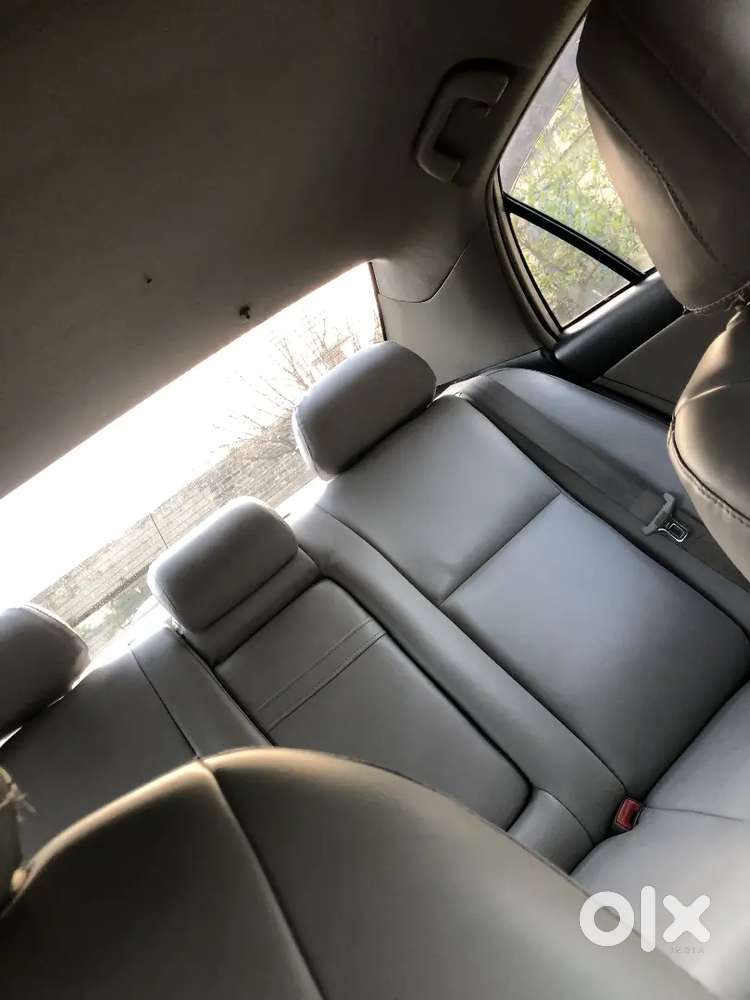 Toyota Corolla Altis 2011 Manual Car