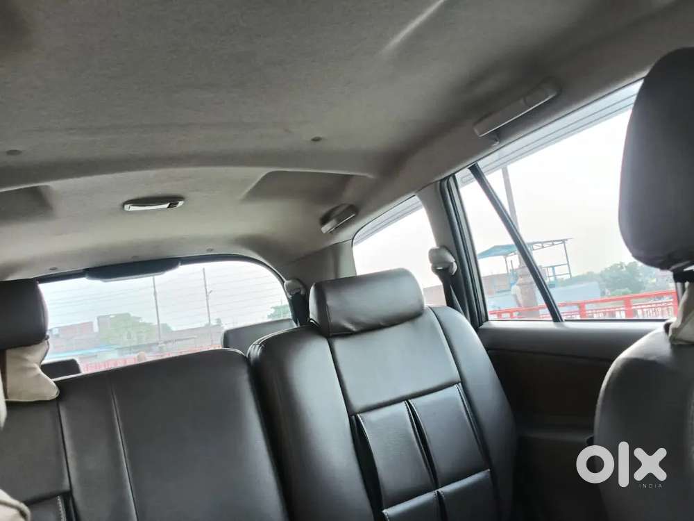 Toyota Innova 2015