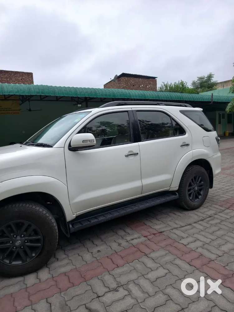 Toyota Fortuner 2015 Suv