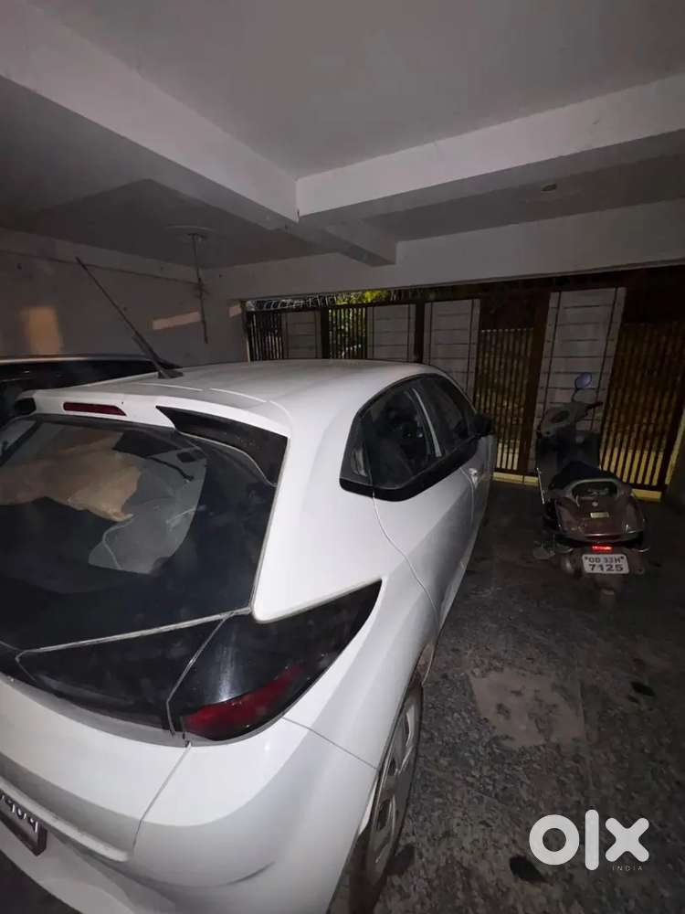 Tata Altroz 2025 Petrol 5000 Km Driven