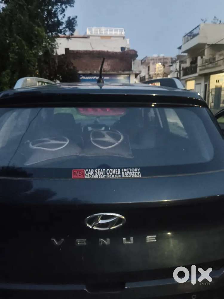 Hyundai Venue 2021 Petrol 68500 Km Driven