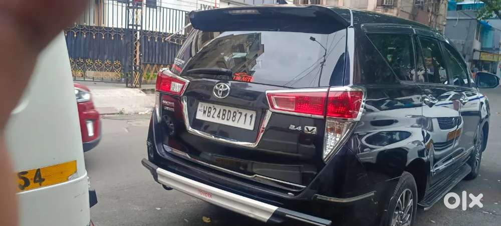 Toyota Innova Crysta 2.4 V 7 Str 2022