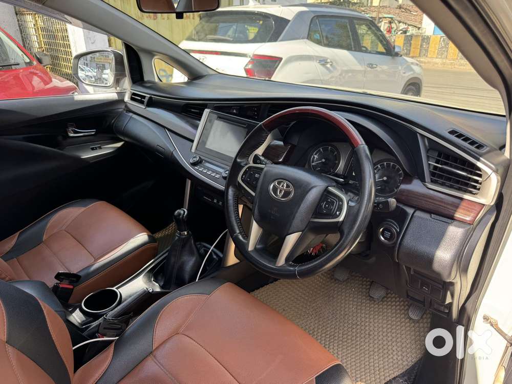 Toyota Innova Crysta 2.4 V 8 Str, 2016, Diesel