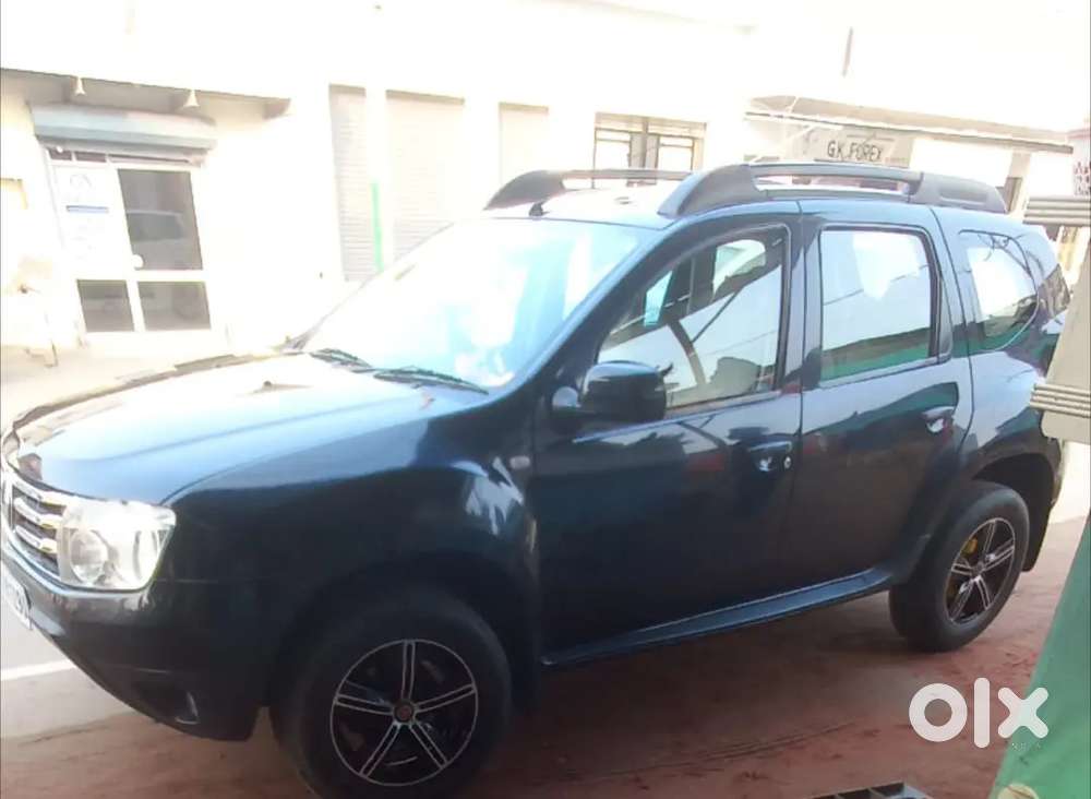 Duster Black Very Good Condition..power Steering Nd Windows...