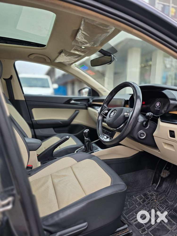 Skoda Slavia 1.0 Tsi Style, 2022, Petrol