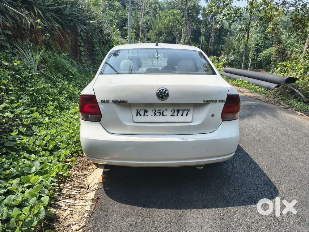 Volkswagen Vento 2011 New Paper