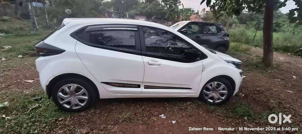 Tata Altroz 2024 Petrol Well Maintained