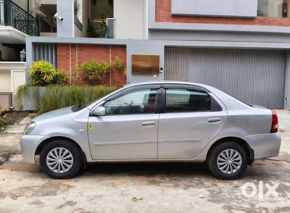 Toyota Etios, 2011, Petrol