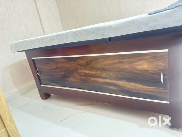 Facial bed