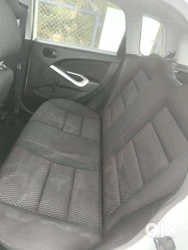 Ford Figo Diesel Lxi 2011   Very Well Mentained Car