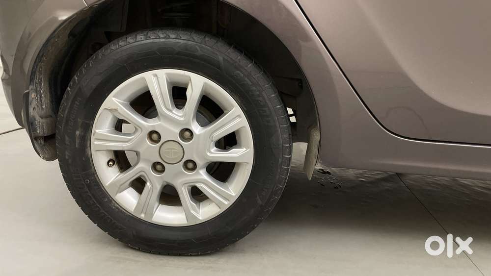 Tata Tiago Xza, 2017, Petrol
