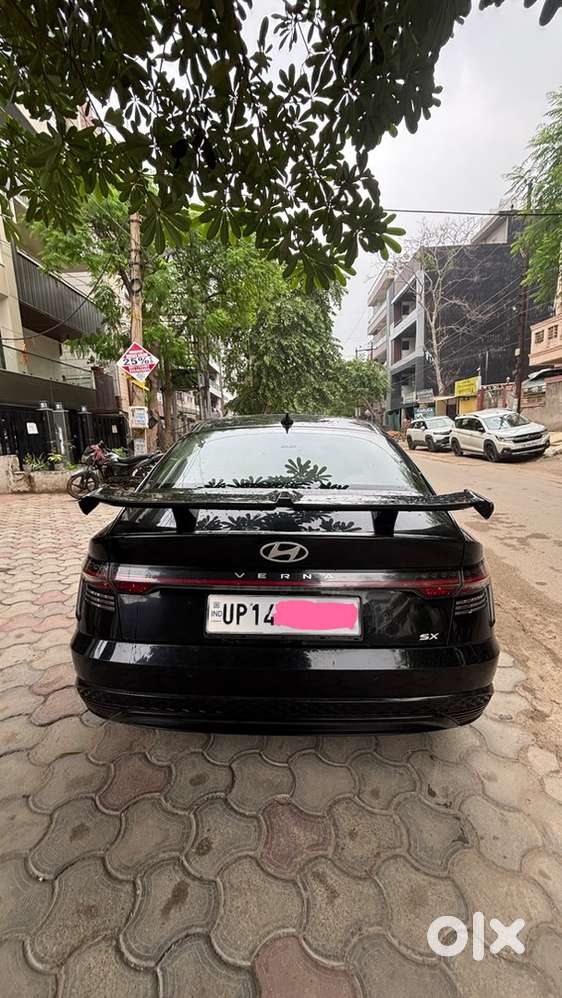 Hyundai New Verna Dec 2023 Black Petrol
