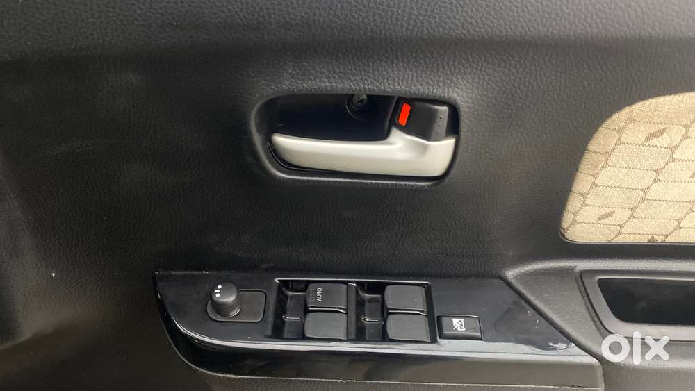 Maruti Suzuki Wagon R Amt Vxi Option, 2017, Petrol