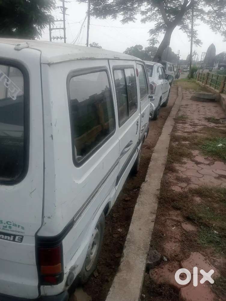 Maruti Suzuki Omni 2011 Petrol