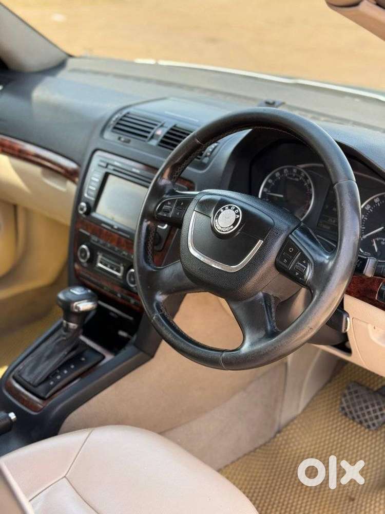 Skoda Laura 1.9 Tdi Mt Ambiente, 2010, Diesel