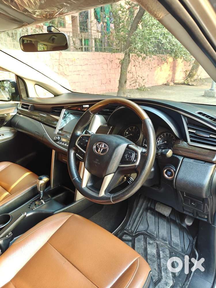 Toyota Innova Crysta