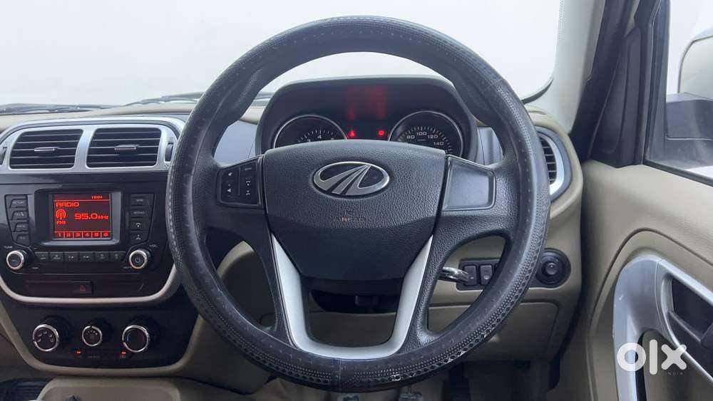 Mahindra Tuv 300 T8, 2015, Diesel