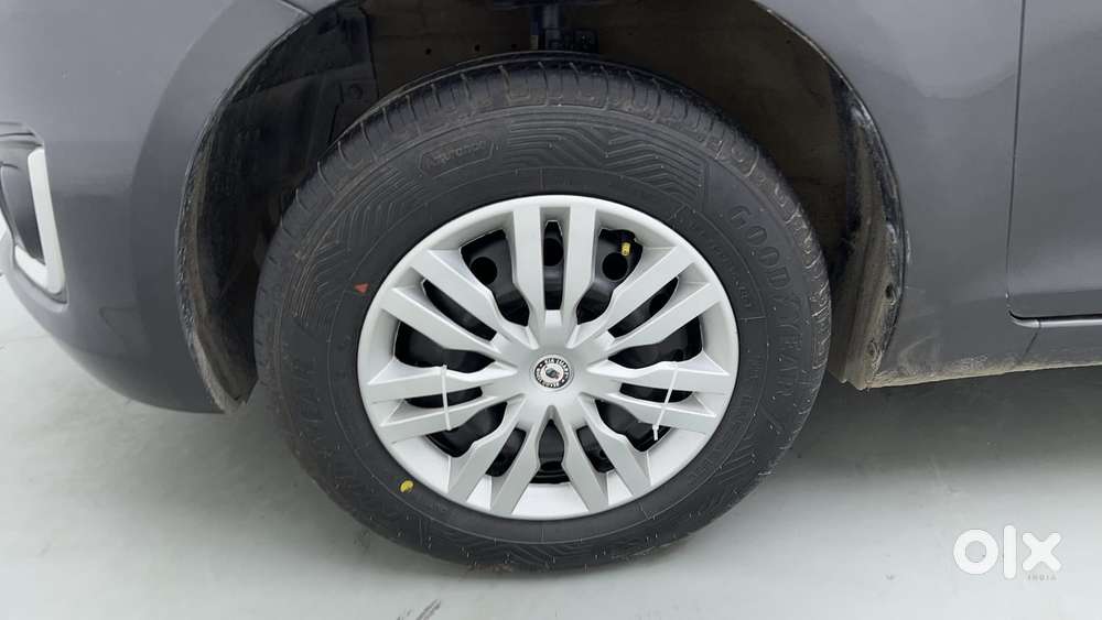 Maruti Suzuki Swift Vvt Vxi, 2016, Petrol