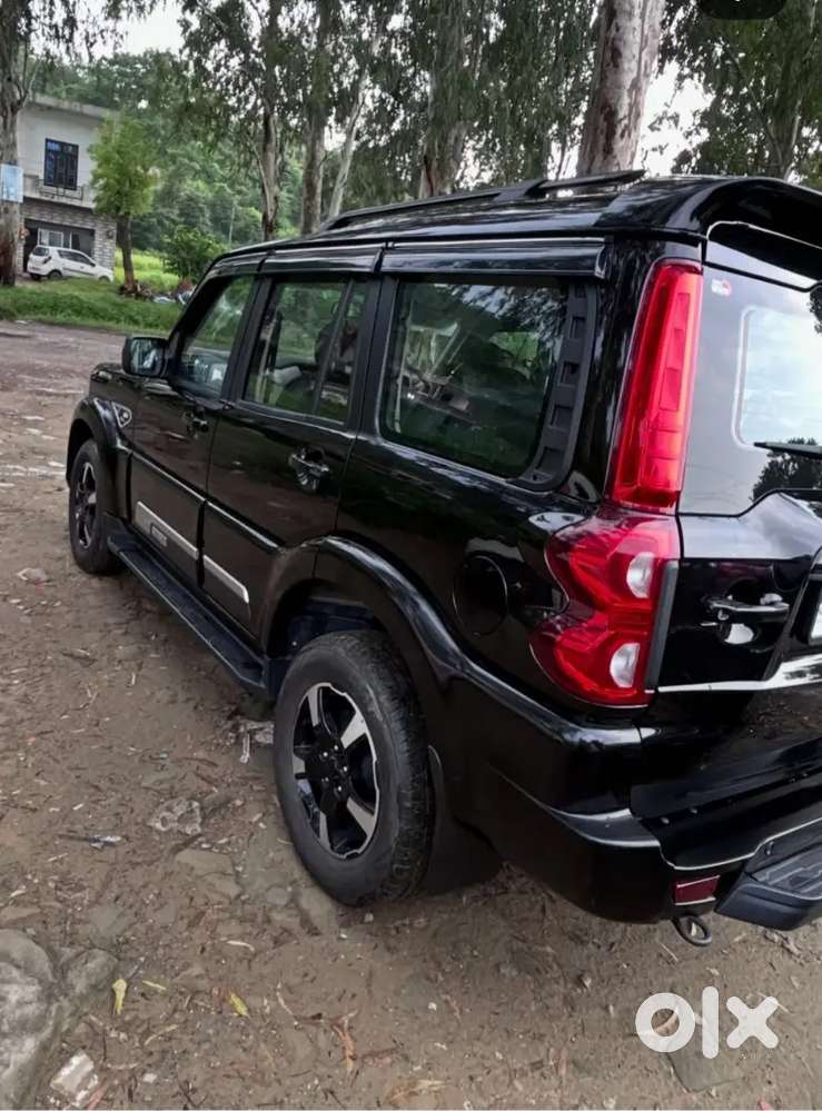 New Scorpio S11 Classic Black Colour