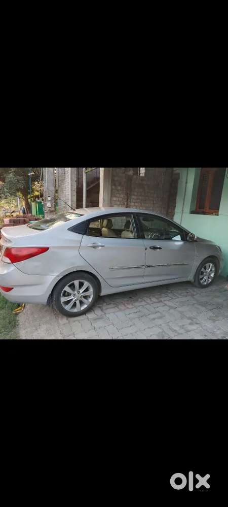 Hyundai Fluidic Verna 2012