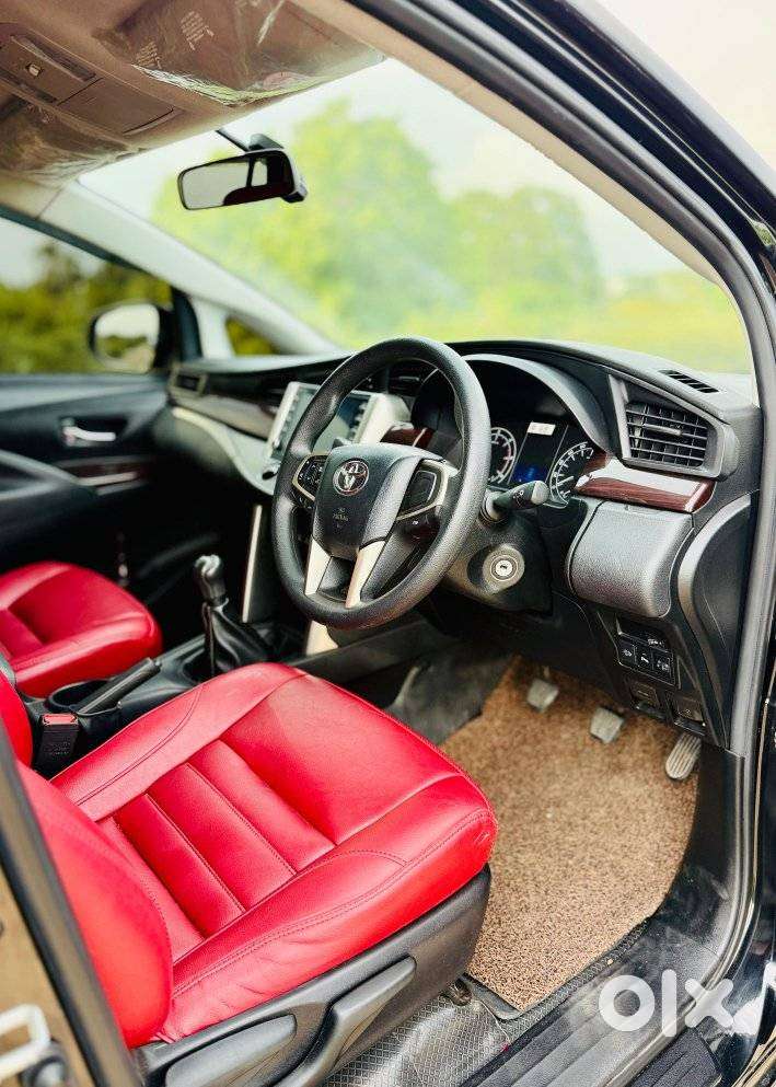 Toyota Innova Crysta 2.4 G Mt 7 Str, 2023, Diesel